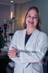 Dra-Camila-Winckler-Oftalmologista-especialista-em-Retina